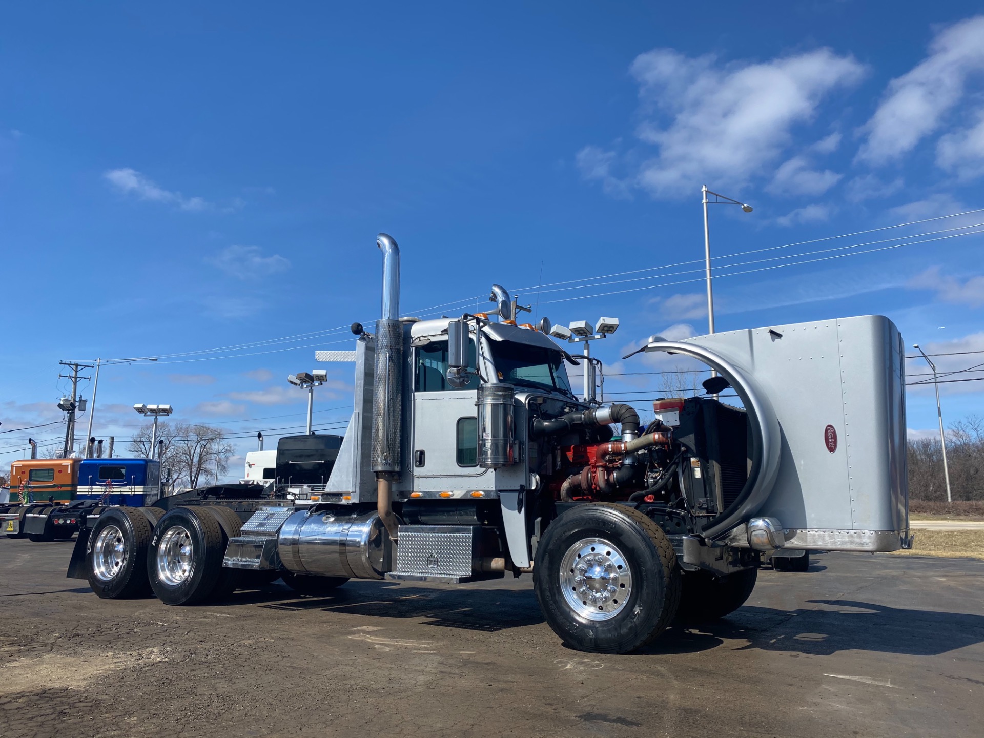 Used-2009-PETERBILT-388