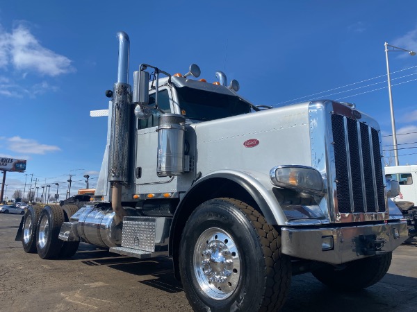 Used-2009-PETERBILT-388