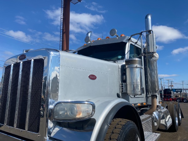 Used-2009-PETERBILT-388