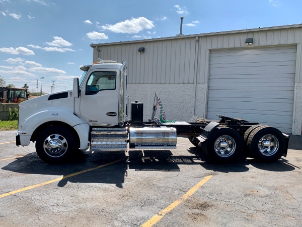 Used 2015 Kenworth T880 Cummins ISX - 10 Speed for sale Sold at Chicago Motor Cars in West Chicago IL 60185 2