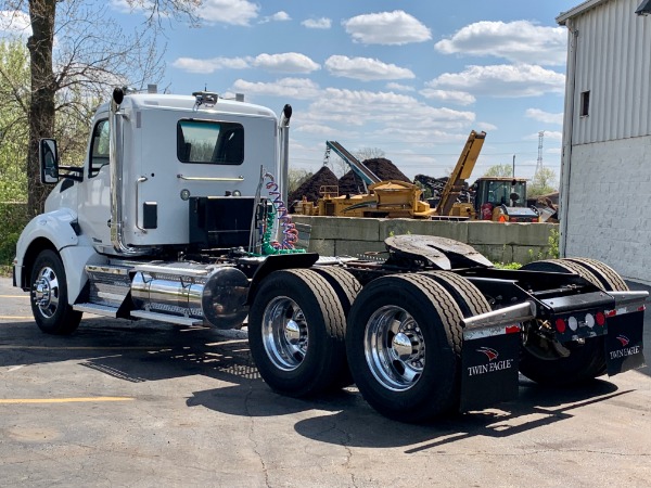 Used 2015 Kenworth T880 Cummins ISX - 10 Speed for sale Sold at Chicago Motor Cars in West Chicago IL 60185 3