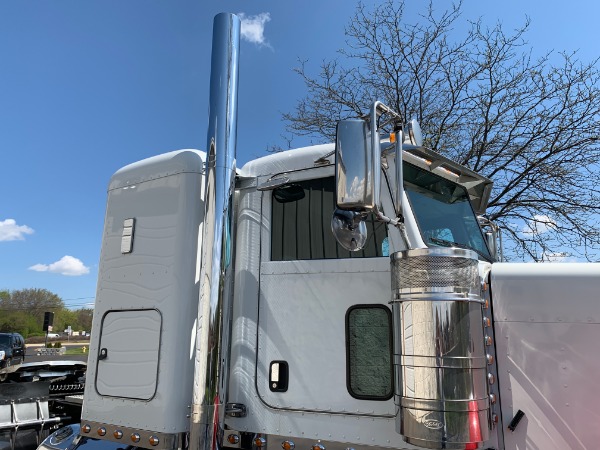 Used-2016-Peterbilt-389-GLIDER-Cummins-N14---13-Speed-Manual