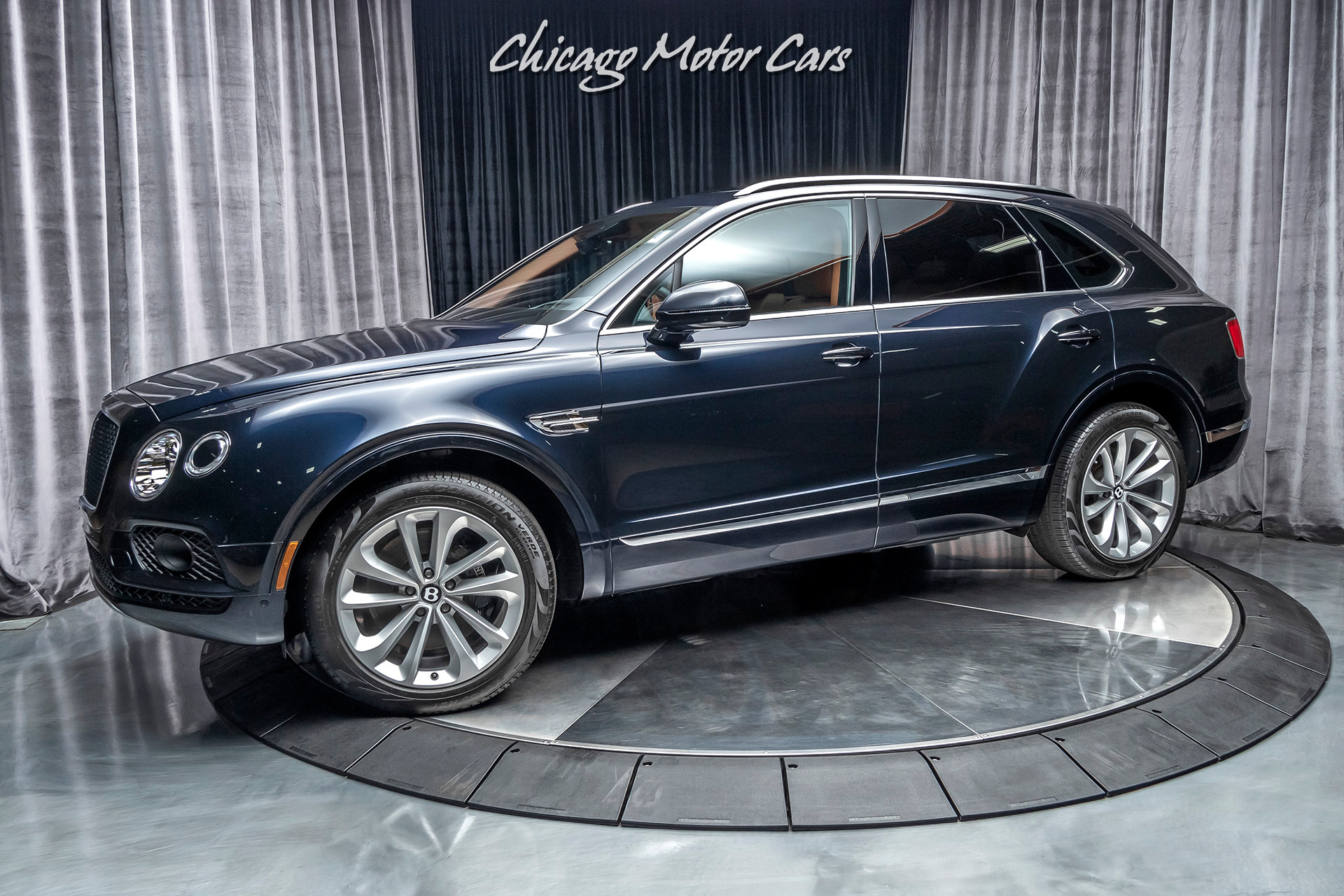 Used 19 Bentley Bentayga V8 Suv Touring Specification For Sale Special Pricing Chicago Motor Cars Stock