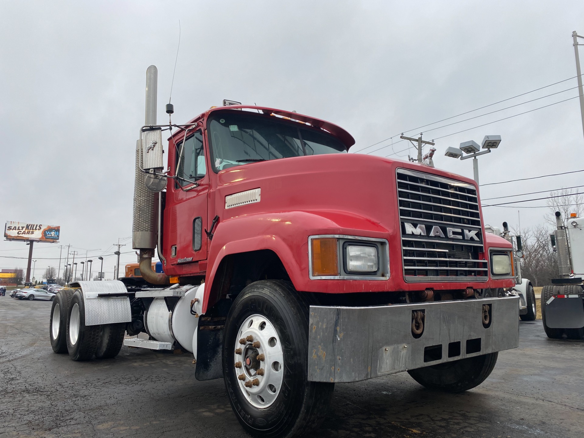 Used-1999-MACK-CH613