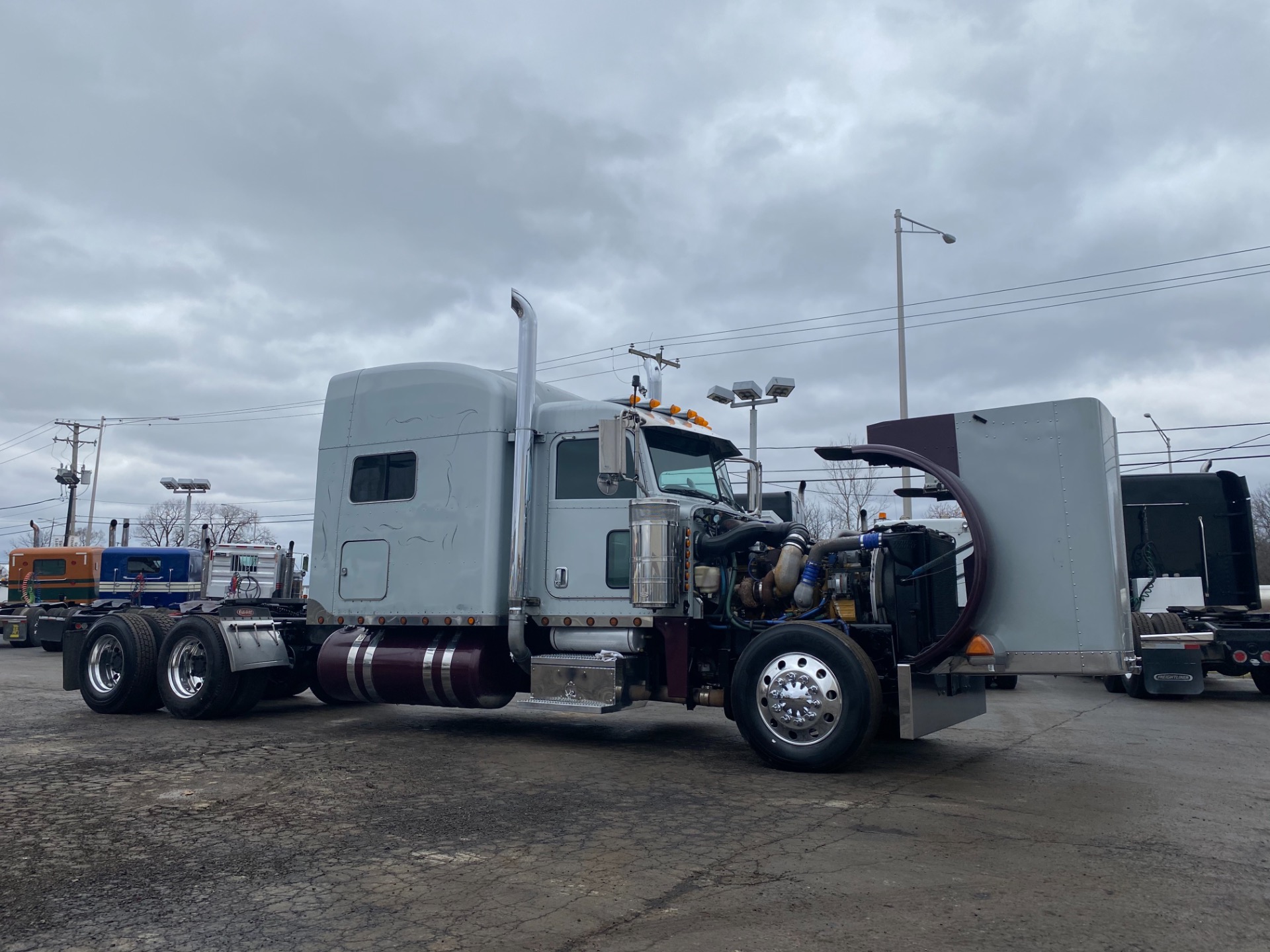 Used-2006-PETERBILT-379