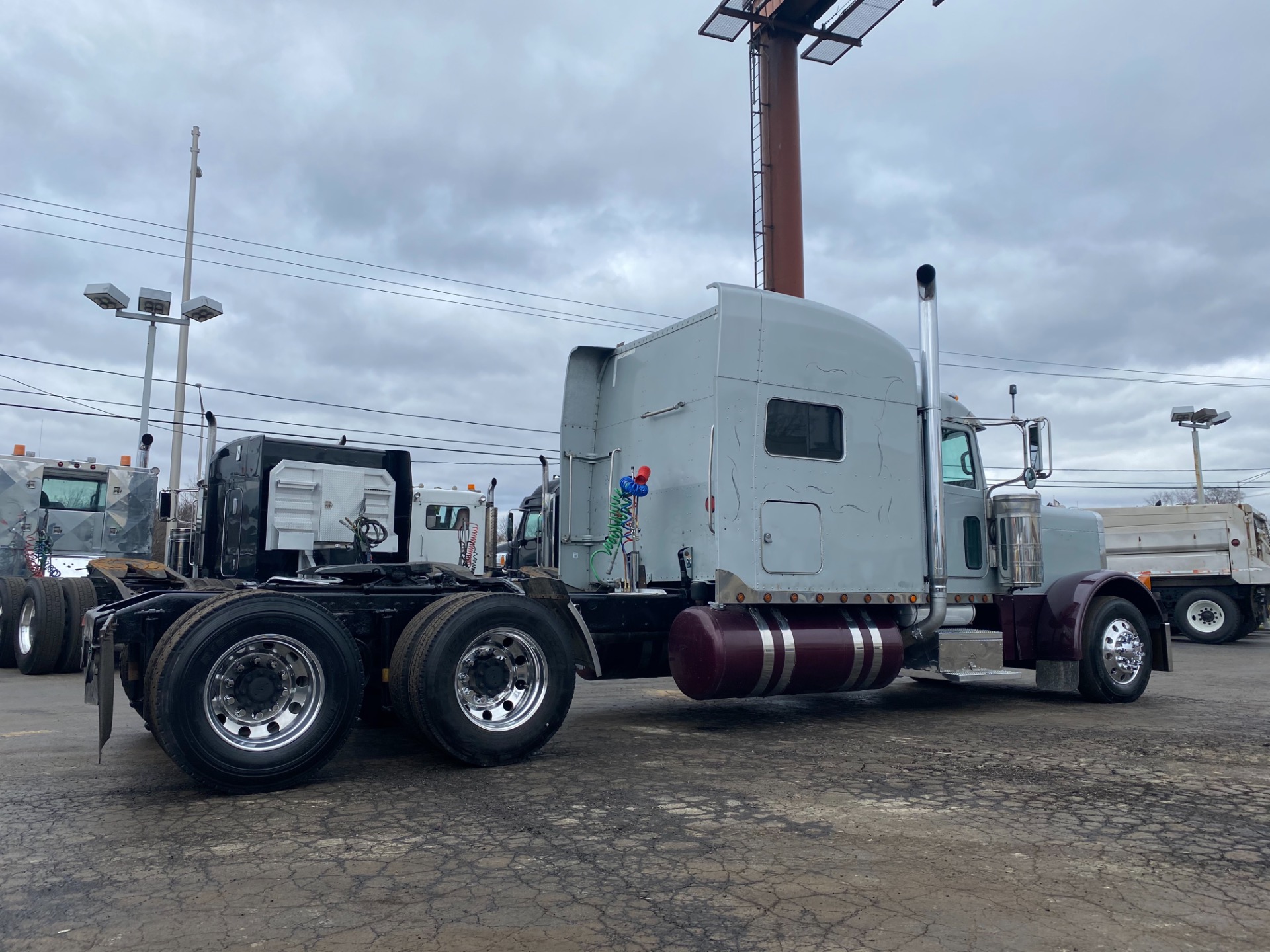 Used-2006-PETERBILT-379