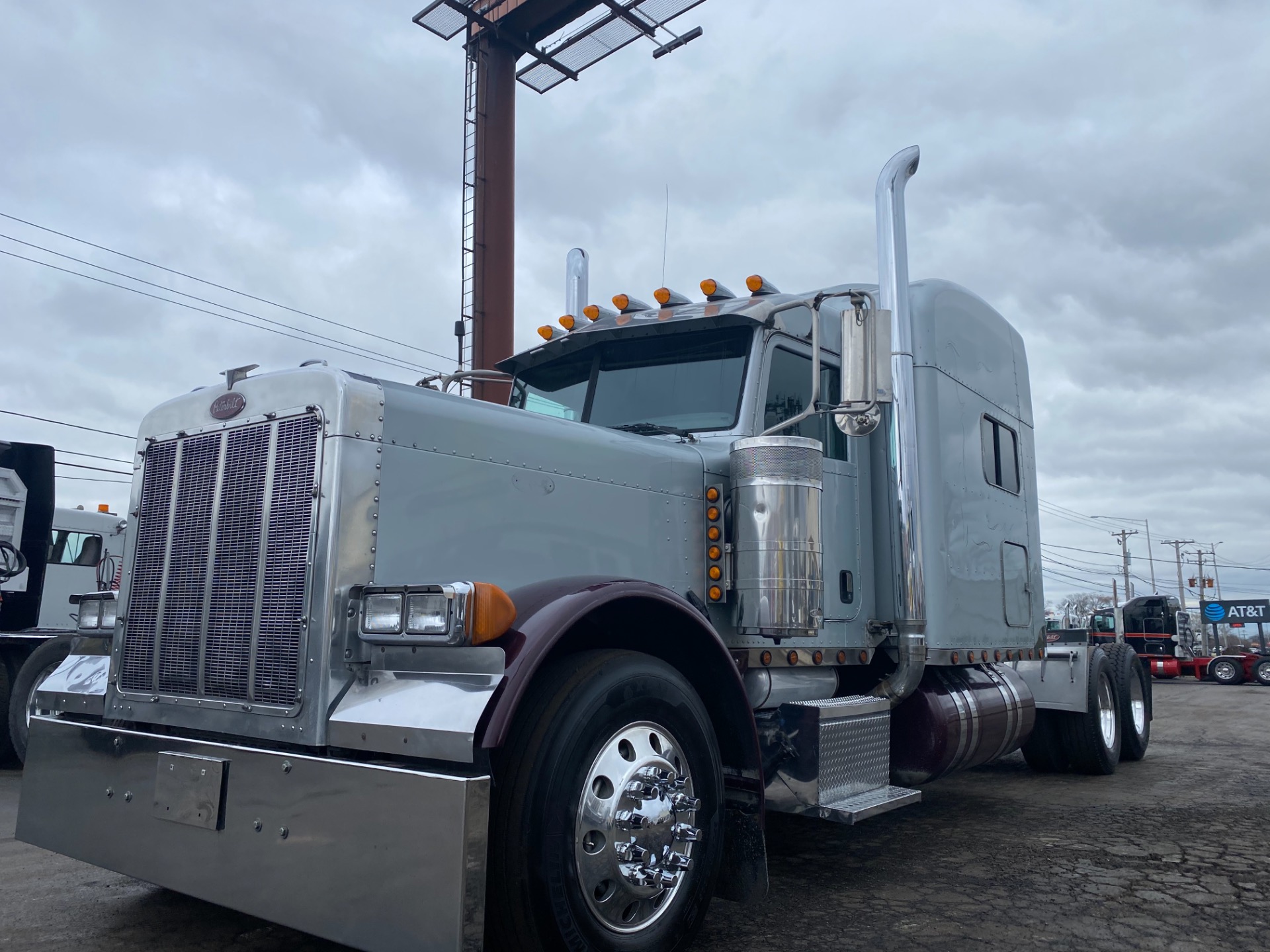 Used-2006-PETERBILT-379