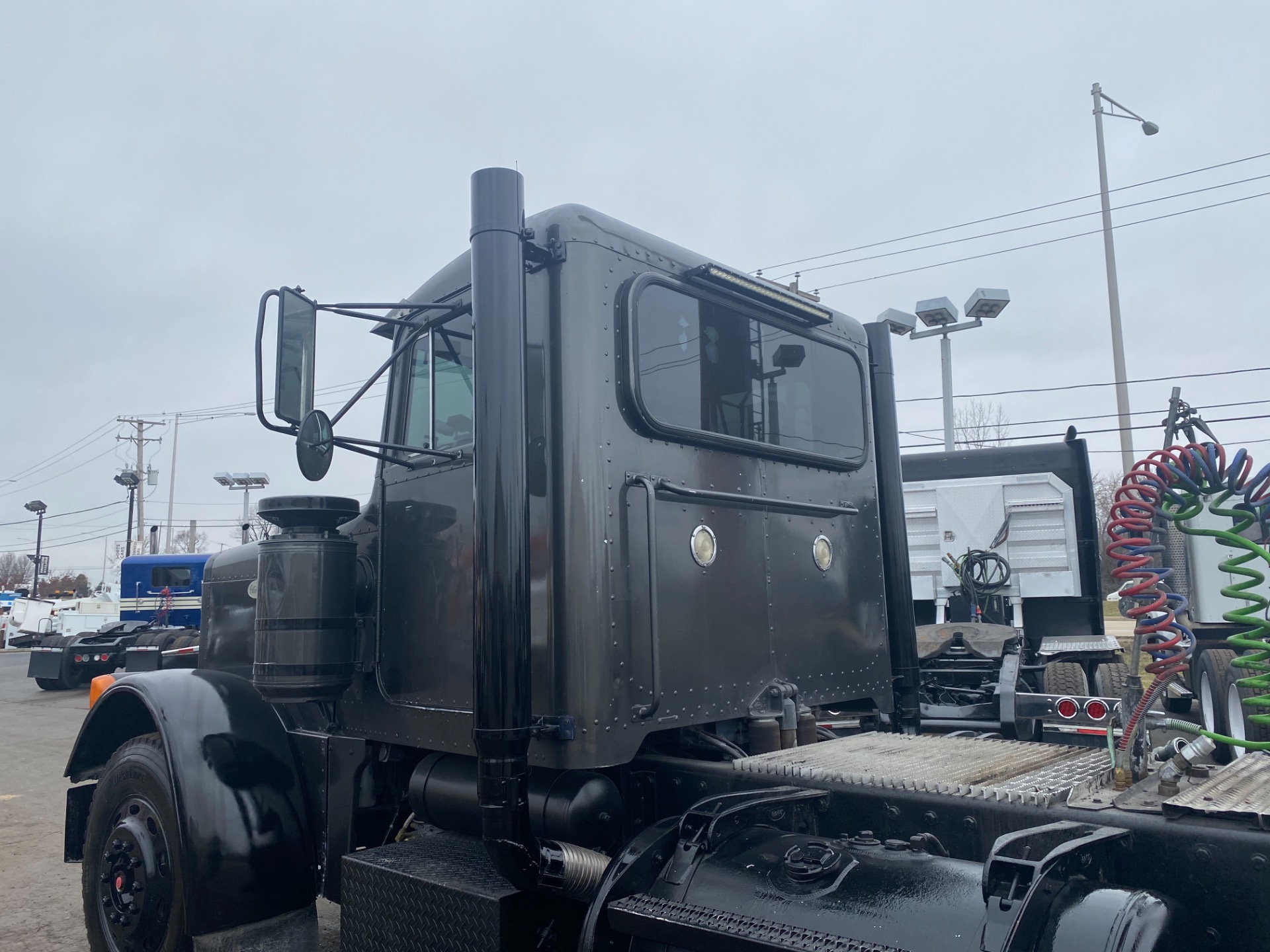 Used-1998-PETERBILT-379