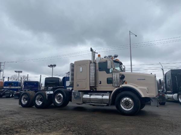 Used 2003 KENWORTH T800W for sale Sold at Chicago Motor Cars in West Chicago IL 60185 3