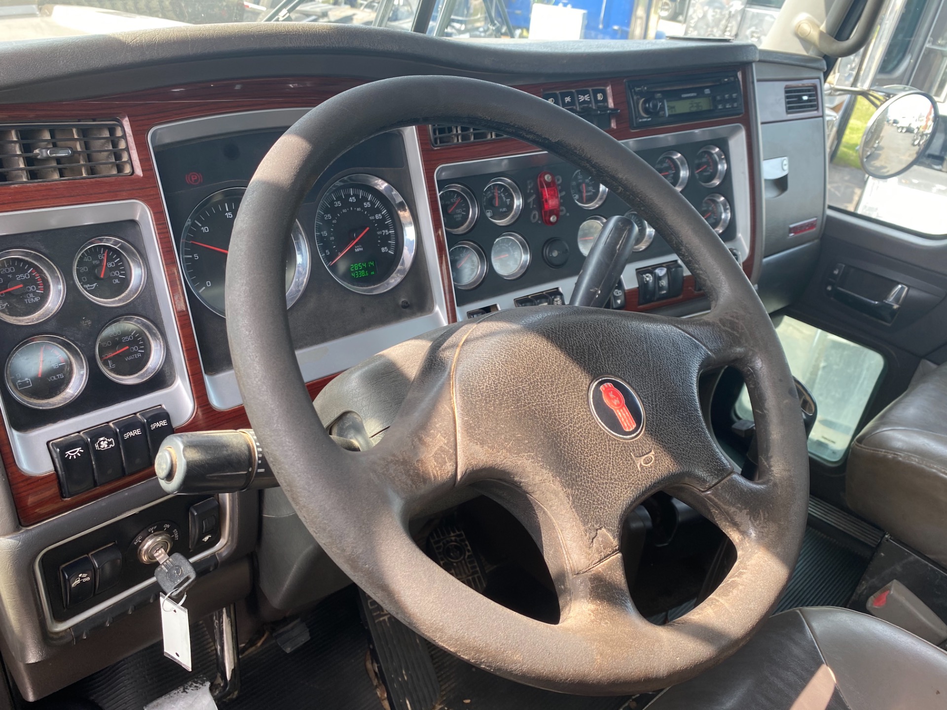 Used-2008-KENWORTH-W900