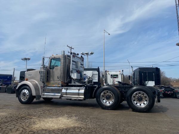 Used 2008 KENWORTH W900 for sale Sold at Chicago Motor Cars in West Chicago IL 60185 3