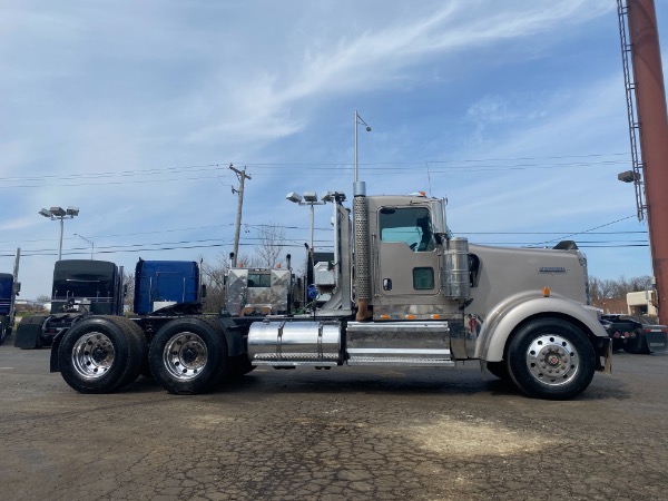 Used 2008 KENWORTH W900 for sale Sold at Chicago Motor Cars in West Chicago IL 60185 5