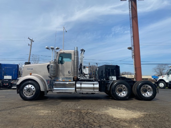 Used 2008 KENWORTH W900 for sale Sold at Chicago Motor Cars in West Chicago IL 60185 6