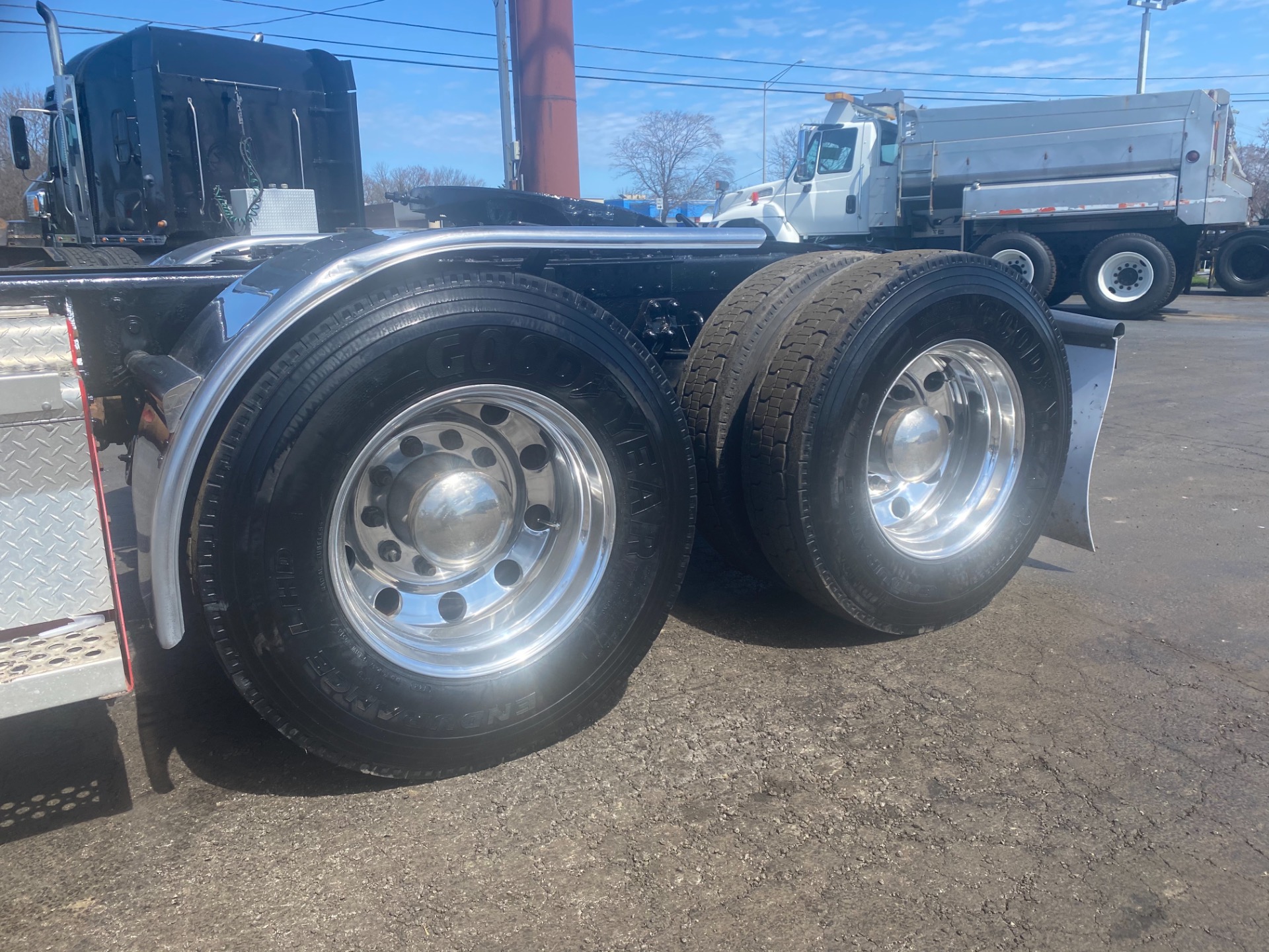 Used-2014-KENWORTH-T800