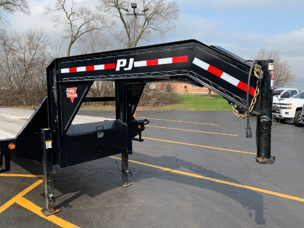 Used 2018 PJ FD352 35 Foot Flatdeck with Dual Axles for sale Sold at Chicago Motor Cars in West Chicago IL 60185 3