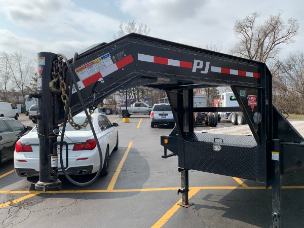 Used 2018 PJ FD352 35 Foot Flatdeck with Dual Axles for sale Sold at Chicago Motor Cars in West Chicago IL 60185 4