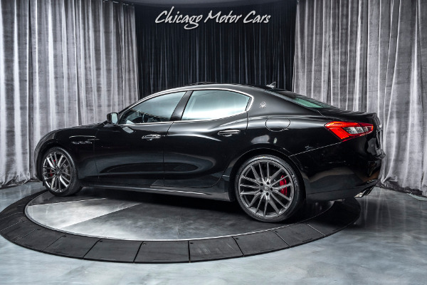 Used 2016 Maserati Ghibli S Q4 Sedan SPORT PACKAGE W/ 21-INCH WHEELS! LOADED! for sale Sold at Chicago Motor Cars in West Chicago IL 60185 3