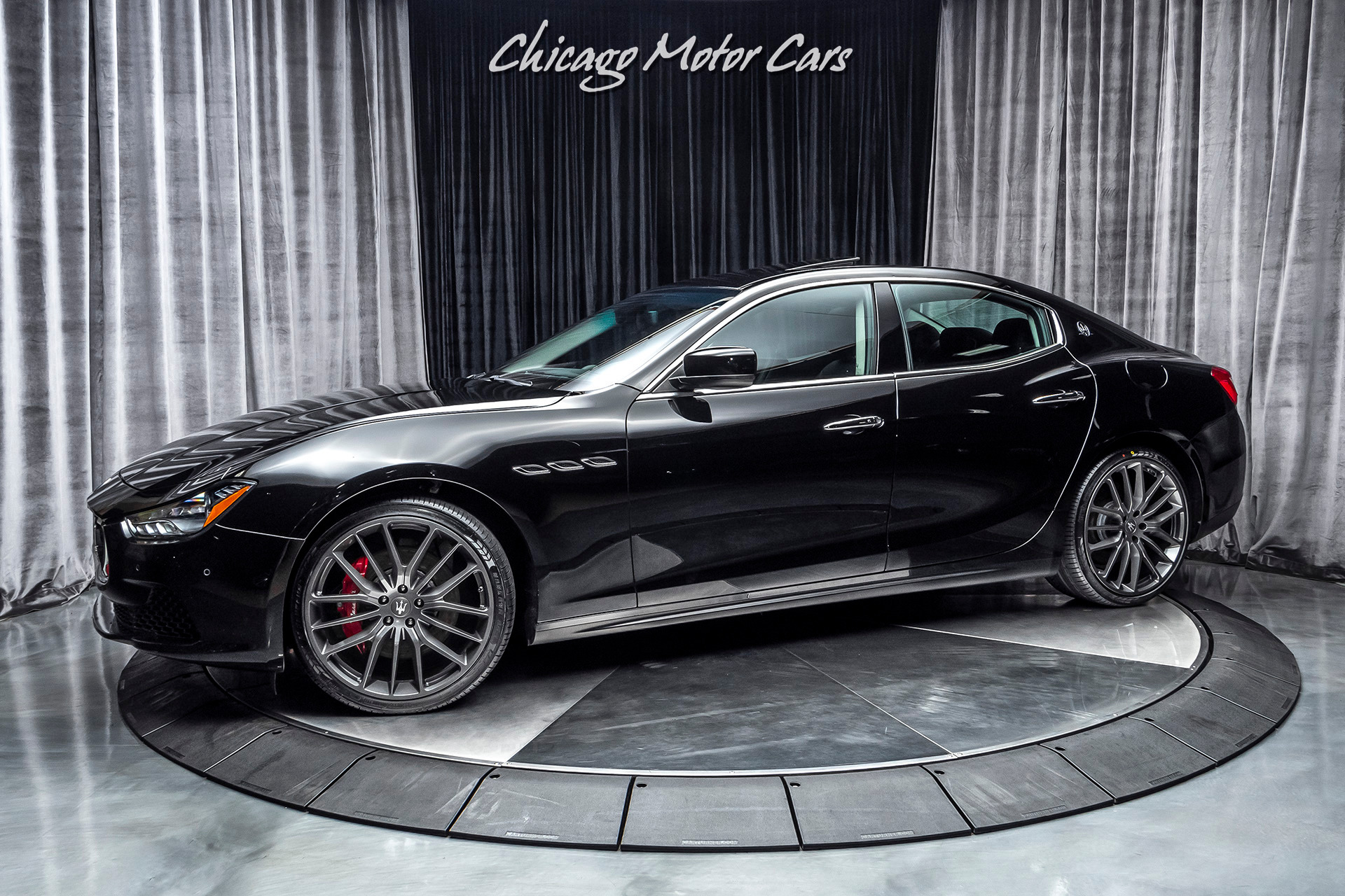 Used 2016 Maserati Ghibli S Q4 Sedan SPORT PACKAGE W/ 21-INCH WHEELS! LOADED! for sale Sold at Chicago Motor Cars in West Chicago IL 60185 1