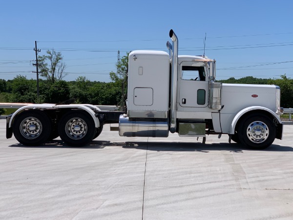 Used 2012 Peterbilt 389 SLEEPER *CANADIAN REGISTERED* *GLIDER* Detroit Series 60-500 HP *SHIPPING TO CANADA INCLUDED!* for sale Sold at Chicago Motor Cars in West Chicago IL 60185 4