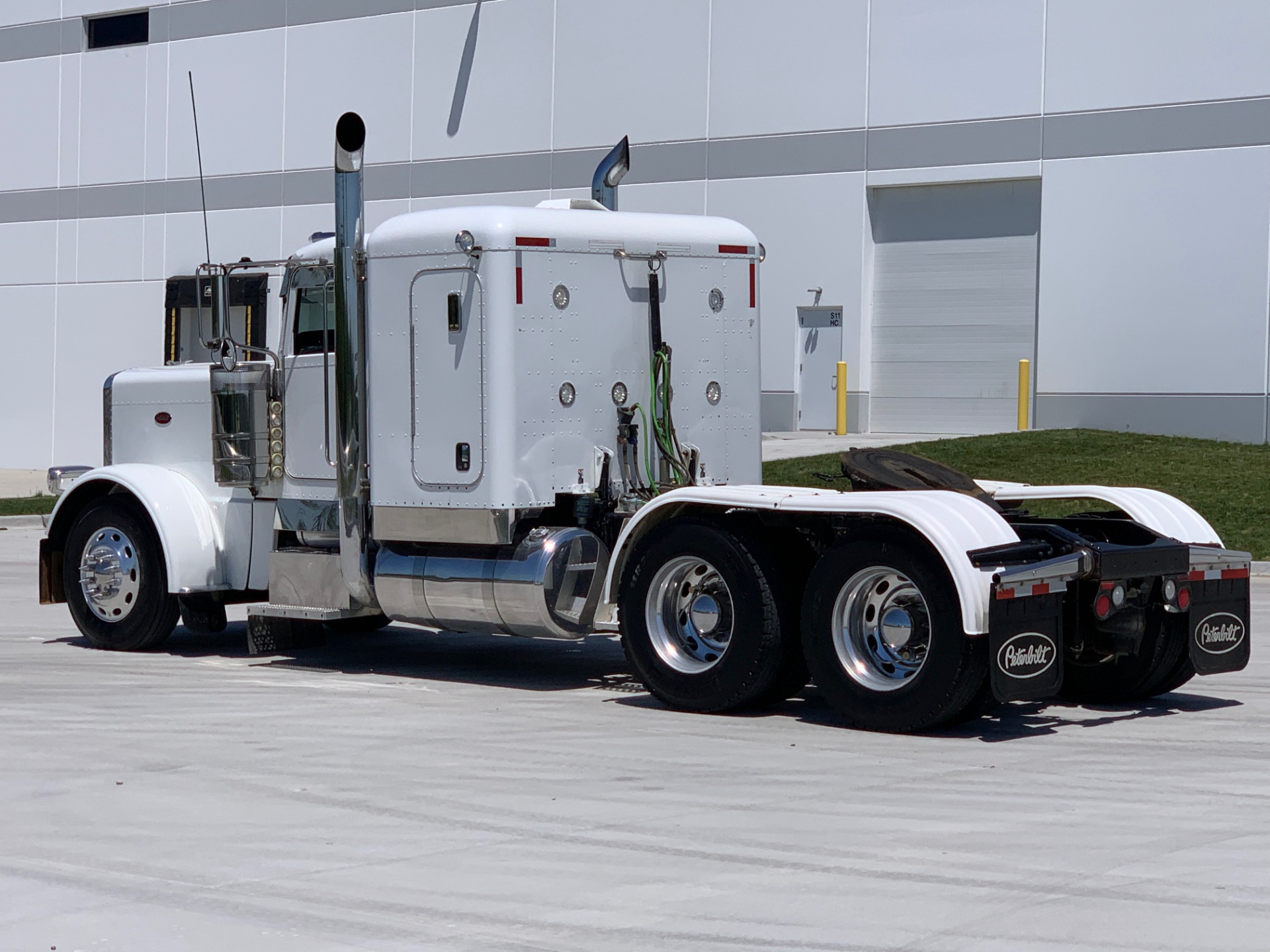 Used-2012-Peterbilt-389-SLEEPER-CANADIAN-REGISTERED-GLIDER-Detroit-Series-60-500-HP-SHIPPING-TO-CANADA-INCLUDED