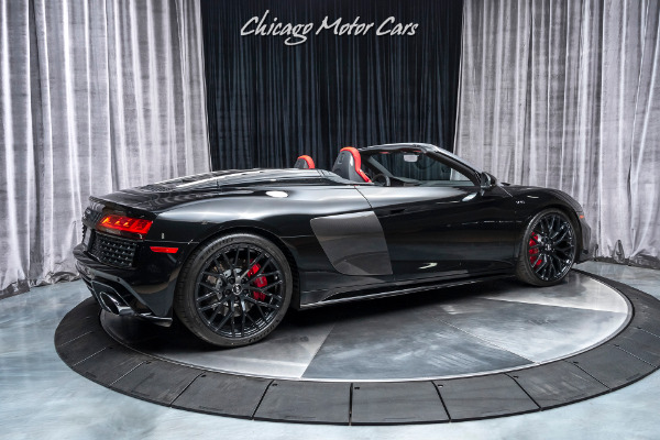 Used 2020 Audi R8 5.2L V10 Quattro Spyder Convertible MSRP $203k+ ONLY 2,700 MILES! for sale Sold at Chicago Motor Cars in West Chicago IL 60185 5
