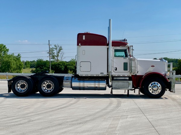 Used 2011 Peterbilt 388 Sleeper - Cat C15 - 18 Speed - 46K Rears - NICE! for sale Sold at Chicago Motor Cars in West Chicago IL 60185 4