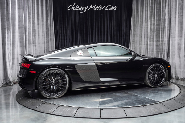 Used 2017 Audi R8 V 10 Plus 5.2 quattro PLUS Coupe! Serviced! Warranty! for sale Sold at Chicago Motor Cars in West Chicago IL 60185 5
