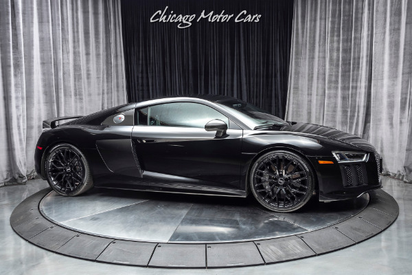 Used 2017 Audi R8 V 10 Plus 5.2 quattro PLUS Coupe! Serviced! Warranty! for sale Sold at Chicago Motor Cars in West Chicago IL 60185 6