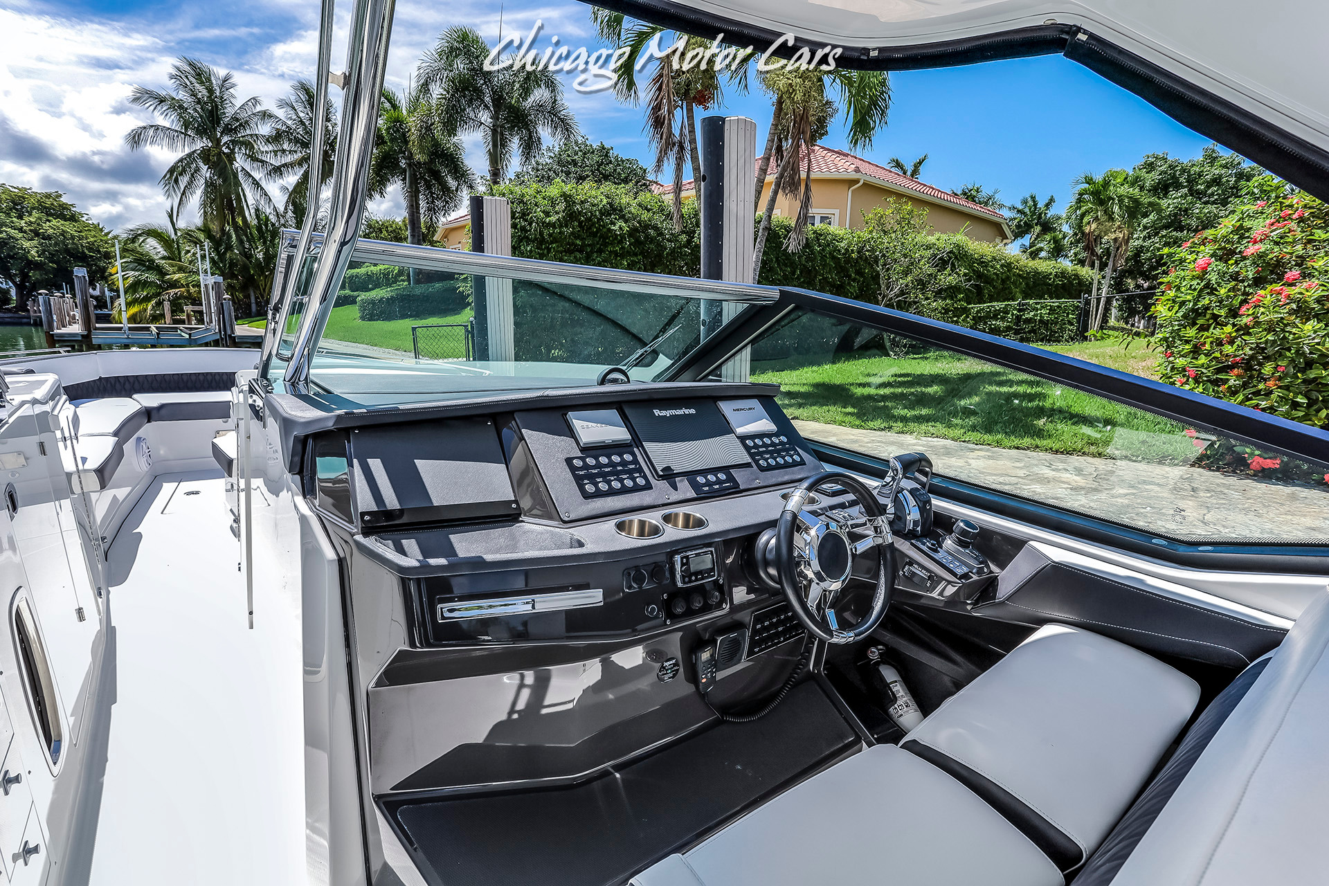 Used-2018-MONTEREY-385-SE-Express-Cruiser-w-3x-300-Verado-Outboards-with-Joysticks