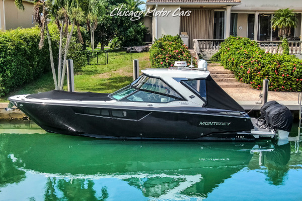 Used-2018-MONTEREY-385-SE-Express-Cruiser-w-3x-300-Verado-Outboards-with-Joysticks