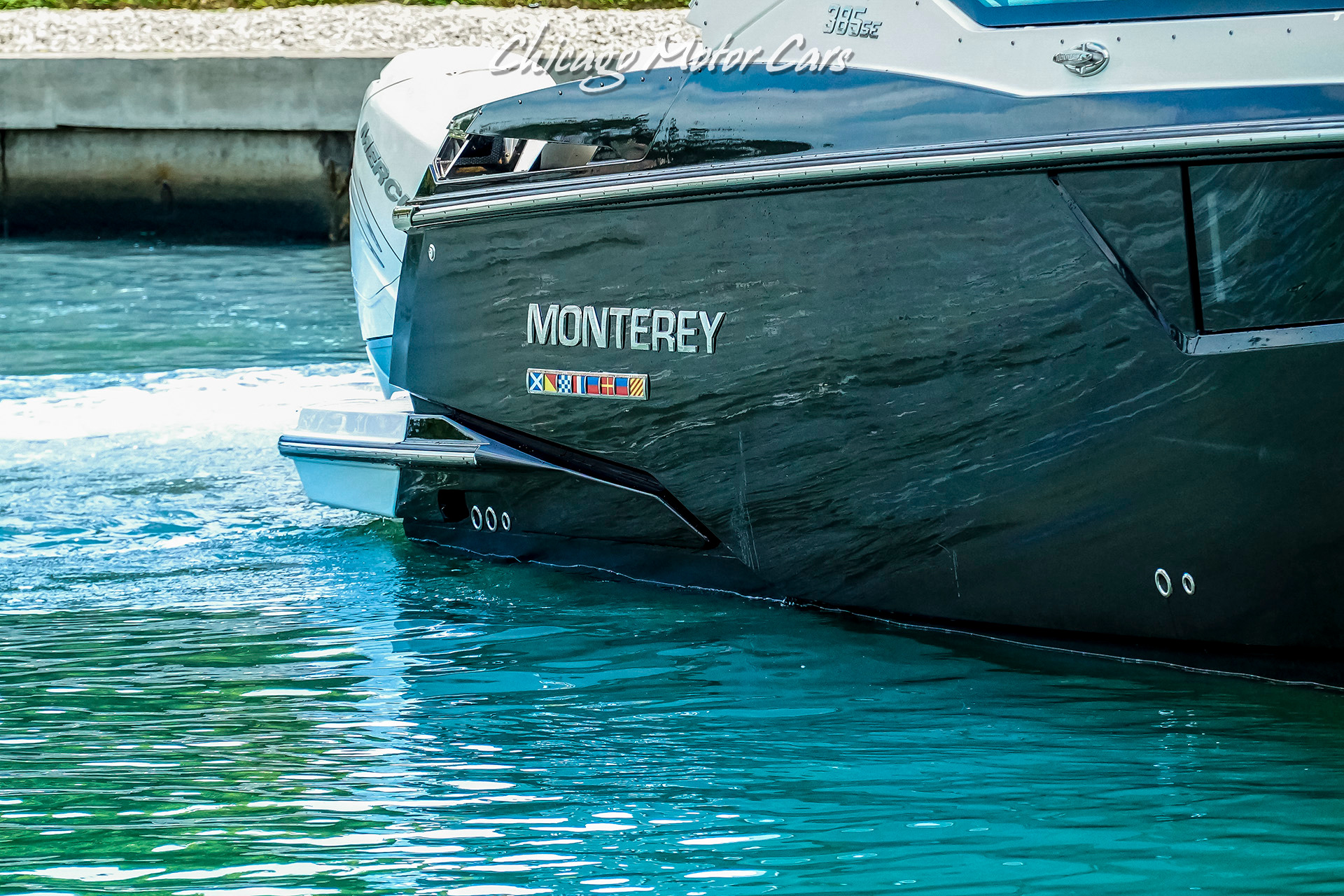 Used-2018-MONTEREY-385-SE-Express-Cruiser-w-3x-300-Verado-Outboards-with-Joysticks