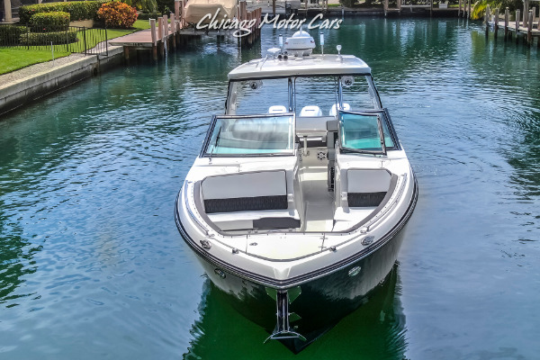 Used-2018-MONTEREY-385-SE-Express-Cruiser-w-3x-300-Verado-Outboards-with-Joysticks