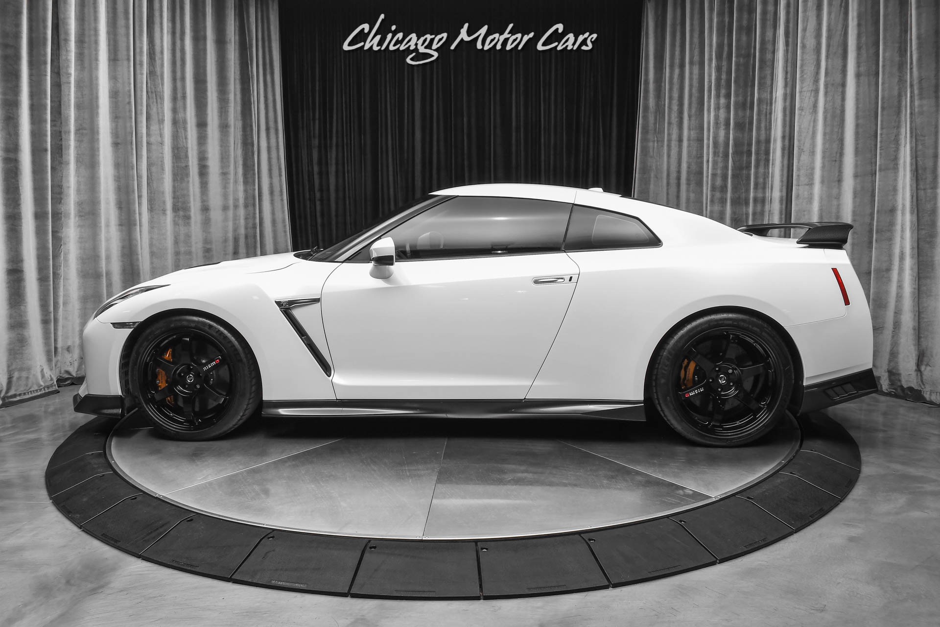 Used-2017-Nissan-GT-R-Premium-Coupe-FULL-BOLT-ON-650-WHP-20K-IN-UPGRADES