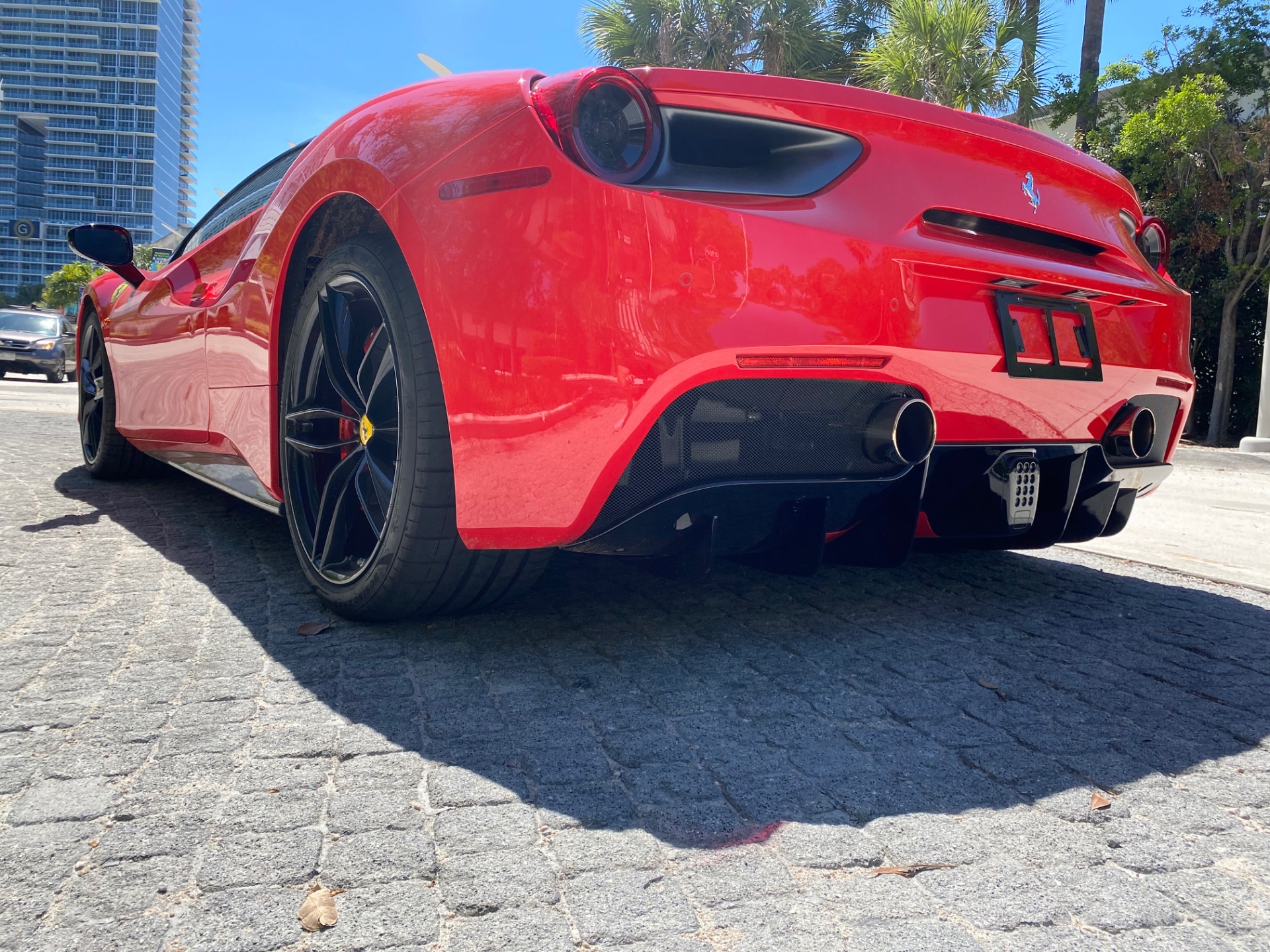 Used-2017-Ferrari-488-GTB-Coupe-LOADED-CARBON-FIBER-RACING-PACKAGE-CARBON-FIBER-RACING-SEATS