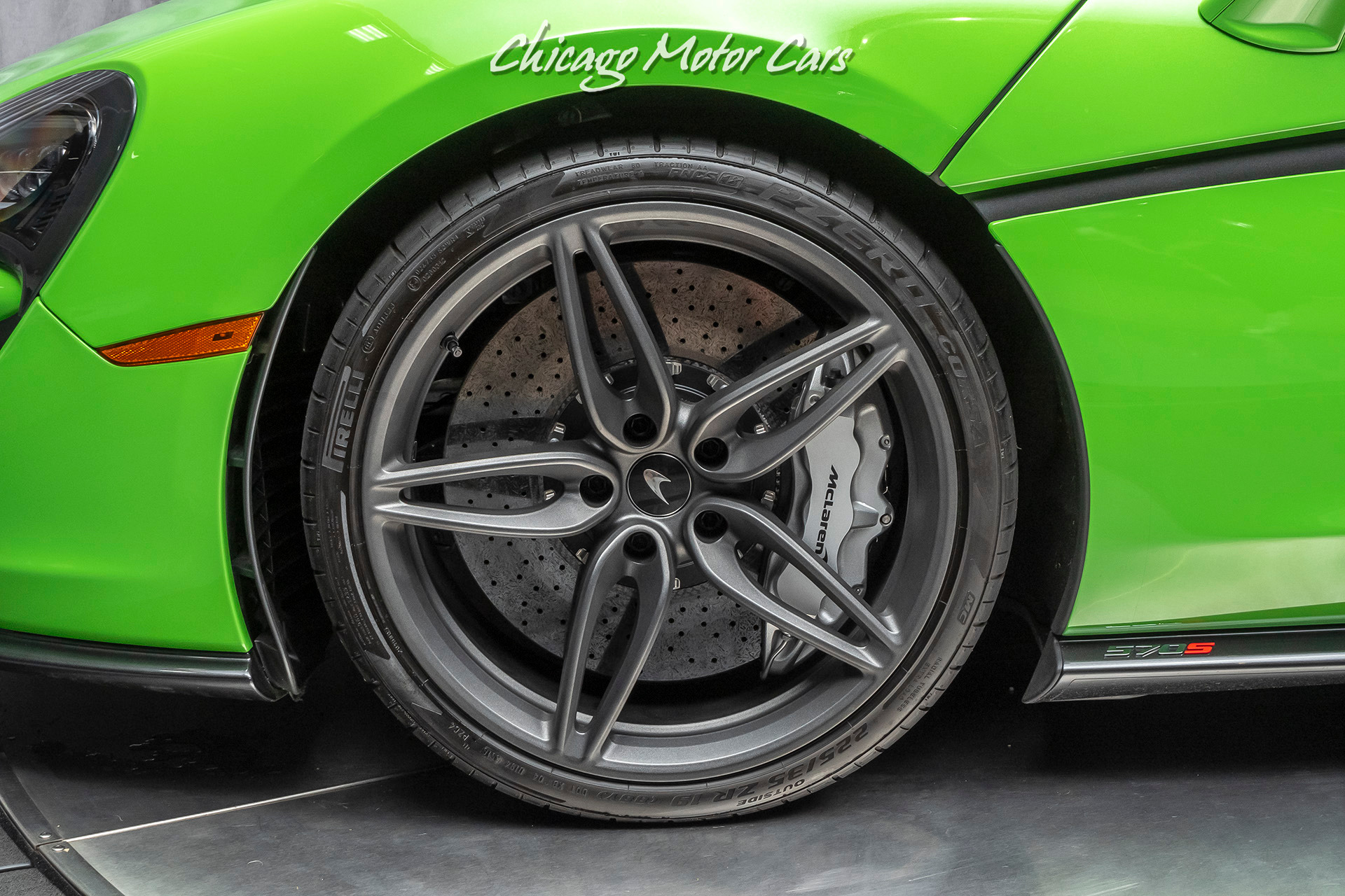 Used-2019-McLaren-570S-Spider-Convertible-Rare-Mantis-Green-Factory-Warranty-Gorgeous-Color-Combo