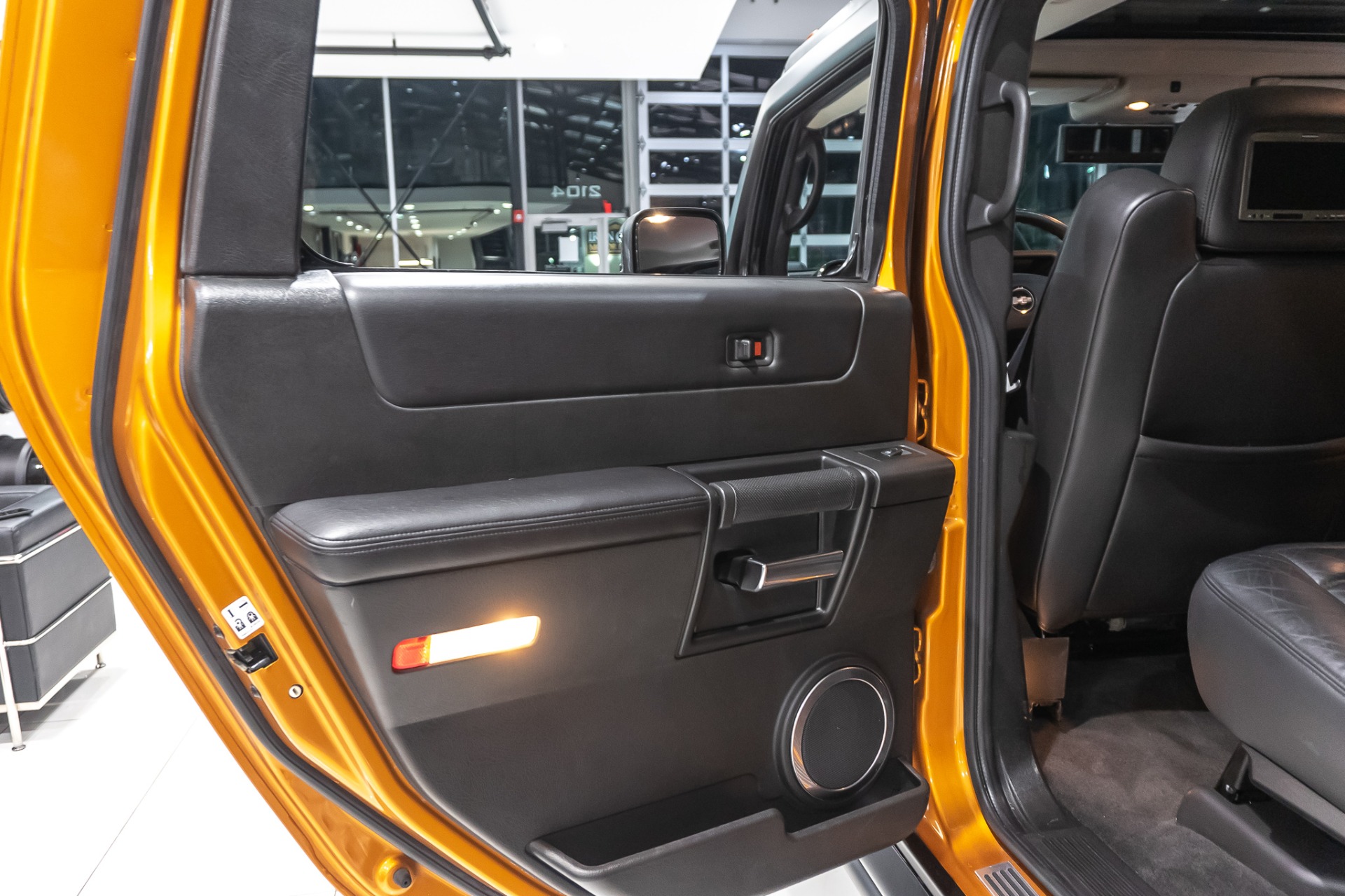 Used-2006-HUMMER-H2-SUT-RECENTLY-INSTALLED-MATTE-BLACK-WRAP-LOW-MILES-Rear-Entertainment-TVs