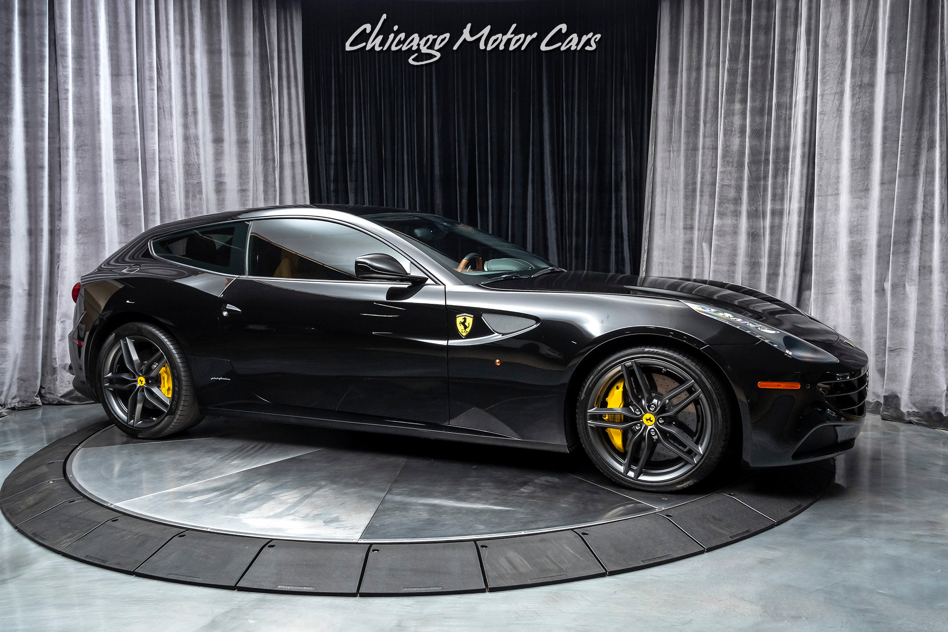 Used-2016-Ferrari-FF-Hatchback-PANORAMIC-GLASS-ROOF-CARBON-FIBER-STEERING-WHEEL--LEDS