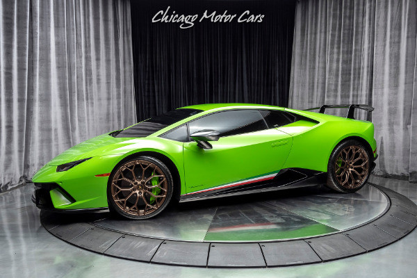 Used 2018 Lamborghini Huracan LP640-4 Performante Coupe VERDE MANTIS! FORGED CARBON! for sale Sold at Chicago Motor Cars in West Chicago IL 60185 1