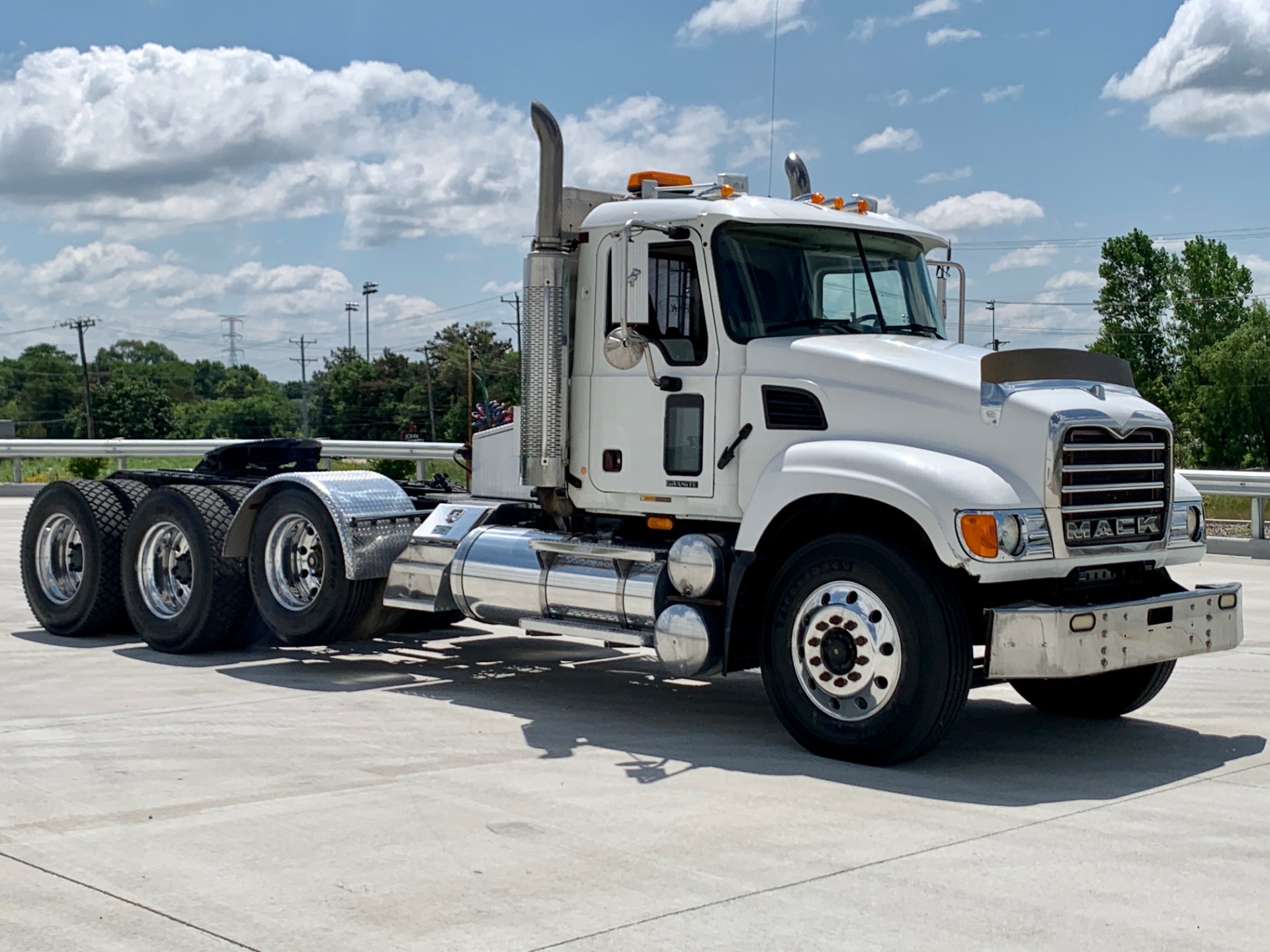 Used-2003-MACK-CV713-Tri-Axle-Day-Cab---Mack-E7---18-Speed