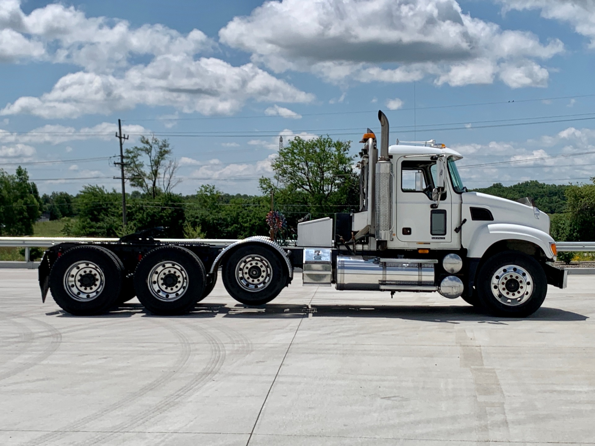Used 2003 MACK CV713 Tri-Axle Day Cab - Mack E7 - 18 Speed For