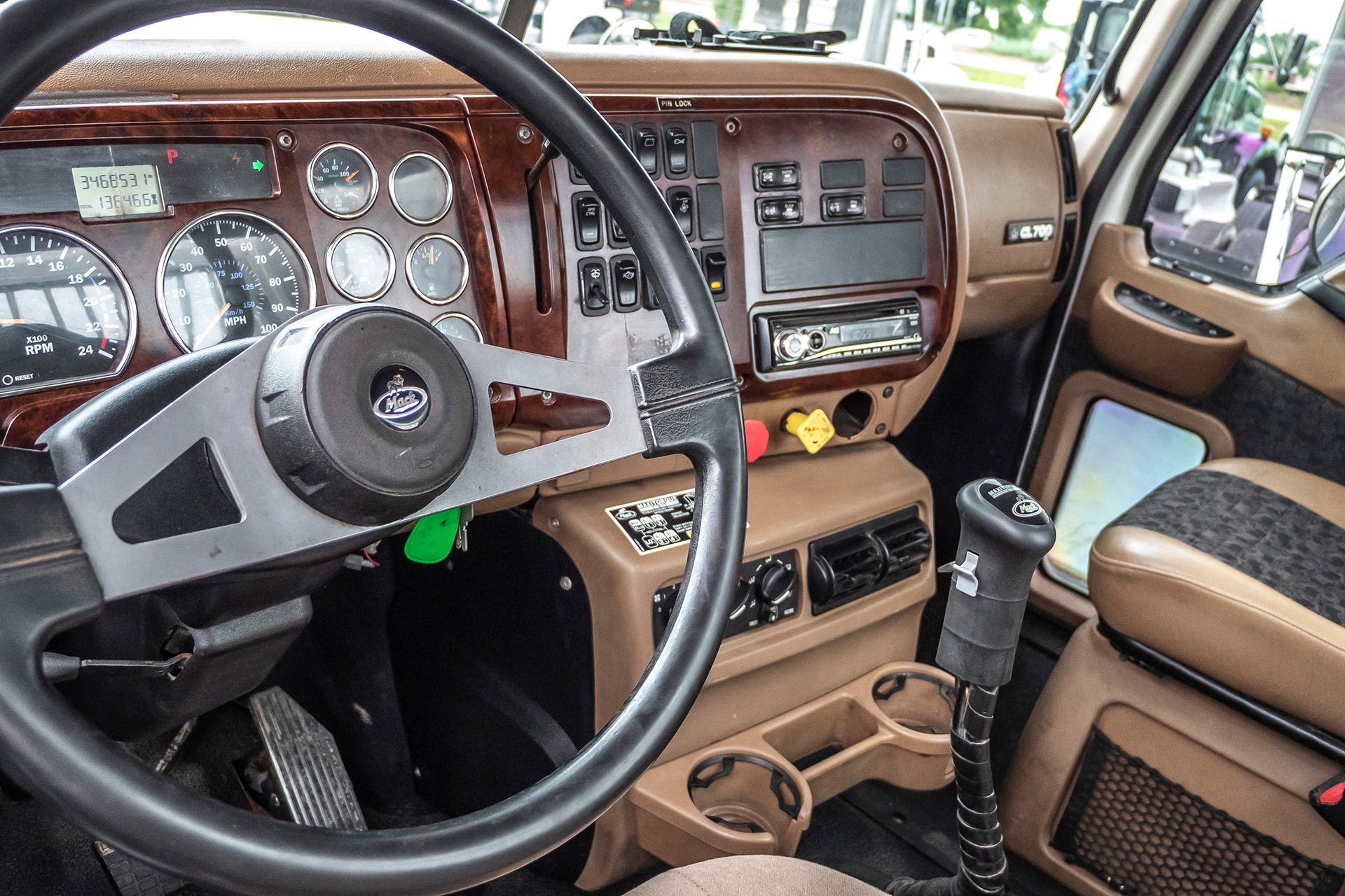 Used-2006-Mack-CL733-Tri-Axle-Day-Cab---Cummins-ISX-565-hp