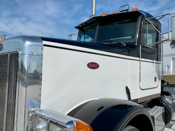 Used-2001-Peterbilt-378-Day-Cab