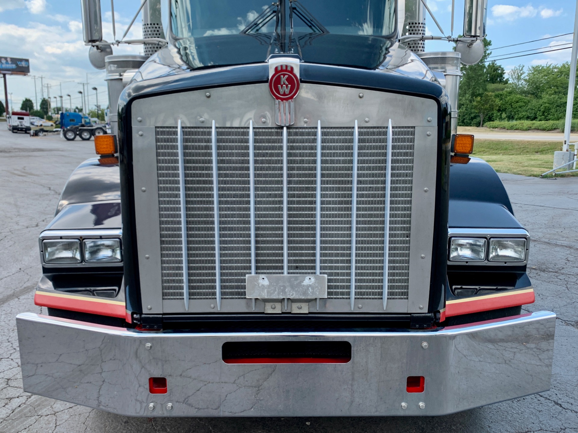 Used-2014-Kenworth-T800-Sleeper---Cummins-ISX-15---10-Speed