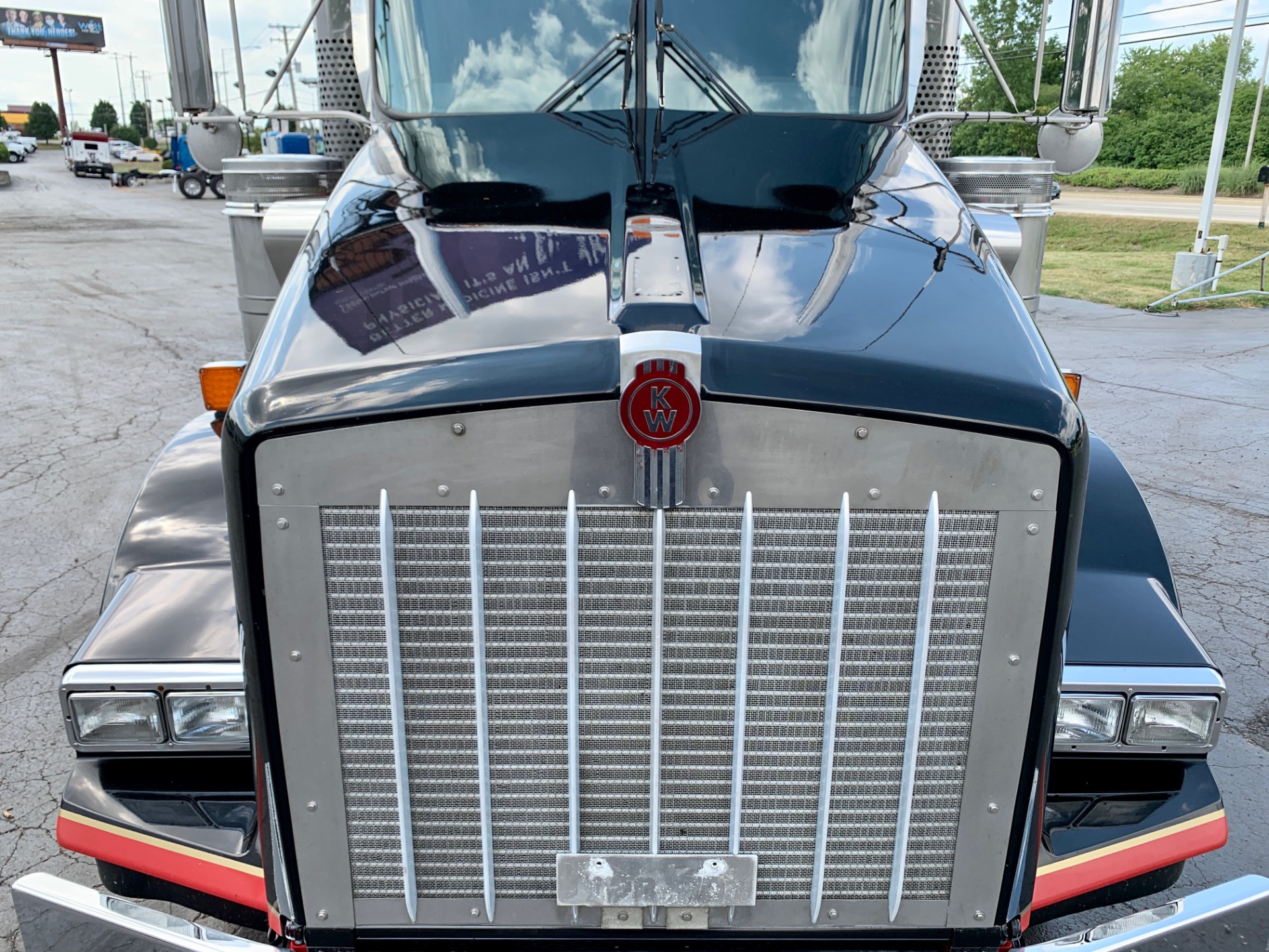 Used-2014-Kenworth-T800-Sleeper---Cummins-ISX-15---10-Speed