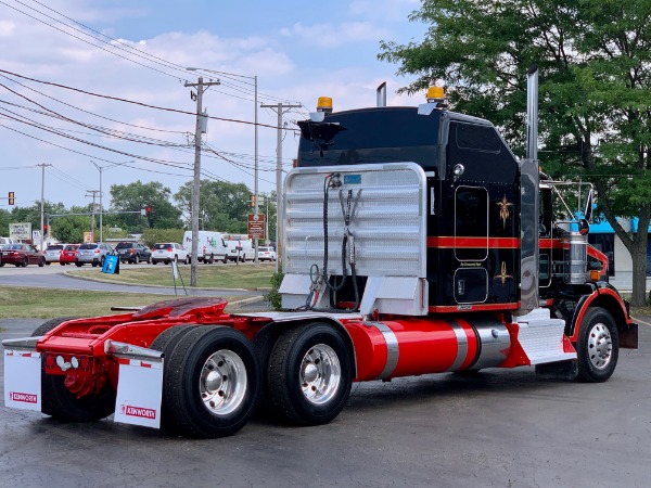 Used 2014 Kenworth T800 Sleeper - Cummins ISX 15 - 10 Speed for sale Sold at Chicago Motor Cars in West Chicago IL 60185 3