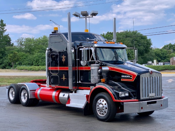 Used 2014 Kenworth T800 Sleeper - Cummins ISX 15 - 10 Speed for sale Sold at Chicago Motor Cars in West Chicago IL 60185 1