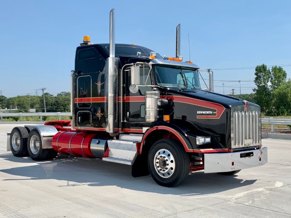 Used 2013 Kenworth T800 Sleeper Cab - Cummins ISX - 10 Speed for sale Sold at Chicago Motor Cars in West Chicago IL 60185 3