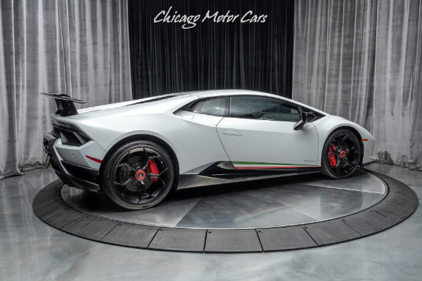 Used 2018 Lamborghini Huracan LP640-4 Performante Coupe FORGED CARBON! WHITE! Optioned WELL! for sale Sold at Chicago Motor Cars in West Chicago IL 60185 5