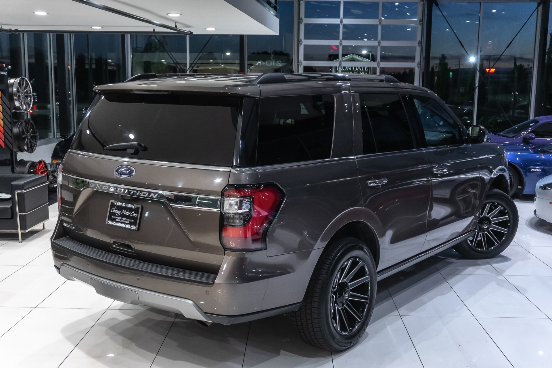 Used-2018-Ford-Expedition-Limited-20-Black-Fuel-Wheels-Connectivity-Pkg