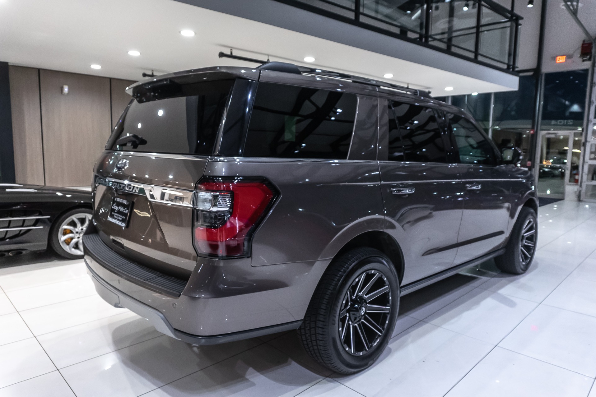 Used-2018-Ford-Expedition-Limited-20-Black-Fuel-Wheels-Connectivity-Pkg